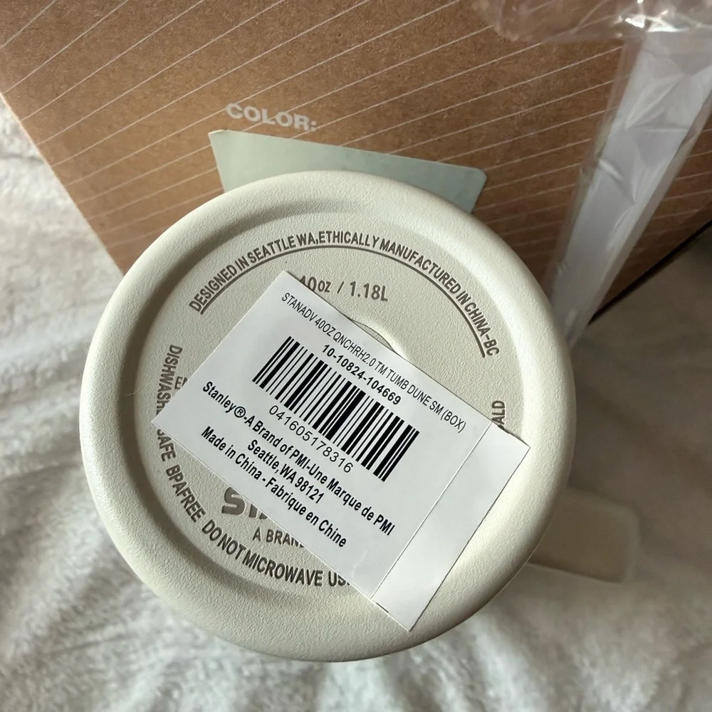 New 40oz Stanley Quencher Tumbler in Elegant Cream with Straw - Picture 6 of 6